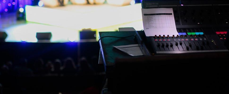 La justicia anula el cese de un comentarista de televisión que fue relevado por otro más joven